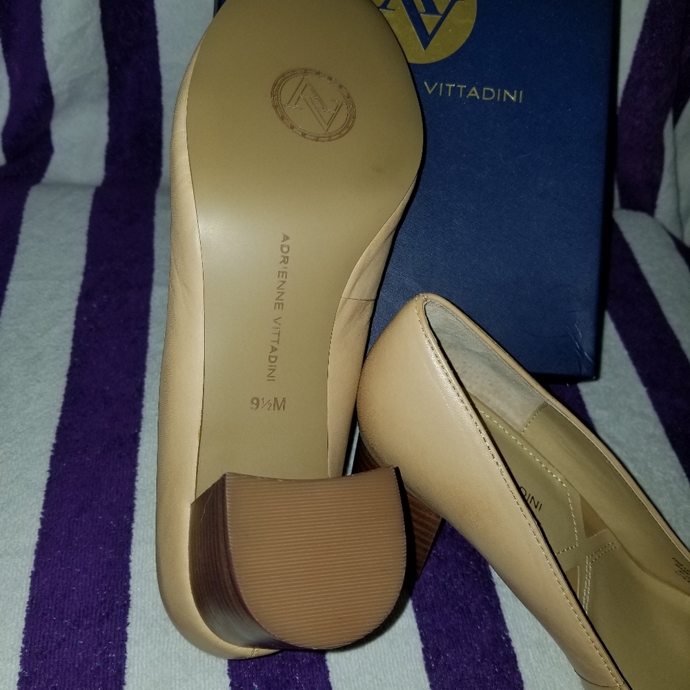 Shoes - Picture 4 of 5